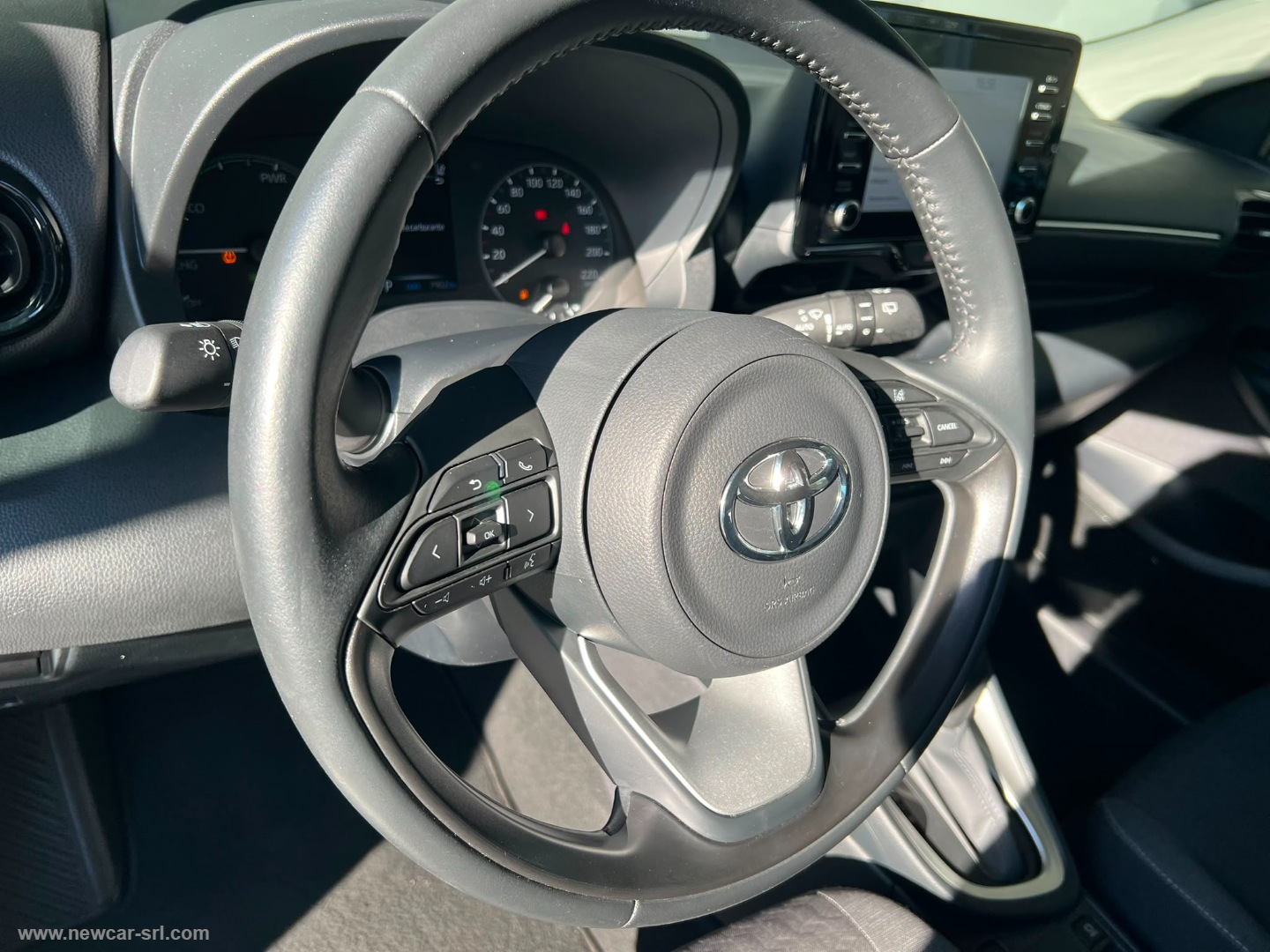 Yaris 1.5 Hybrid 5p. Business - immagine 17