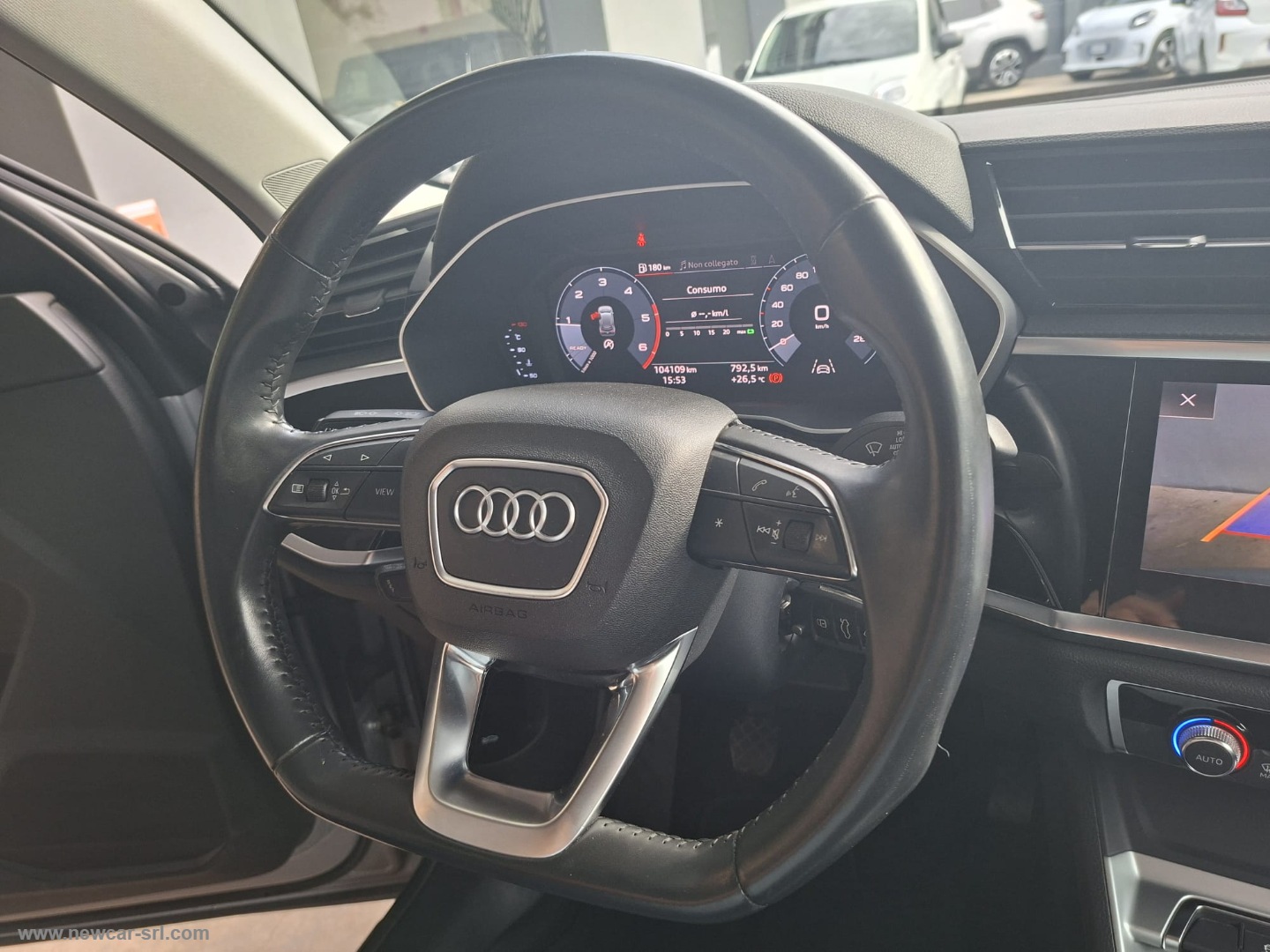 Q3 2.0 TDI 150CV quattro Business - immagine 17