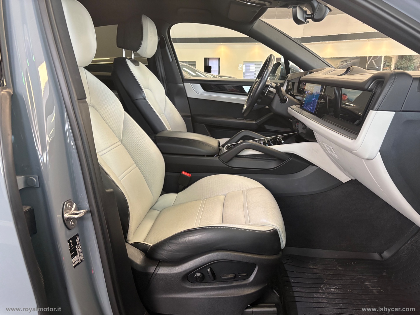 Cayenne Coup? 3.0 V6 E-Hybrid - immagine 17