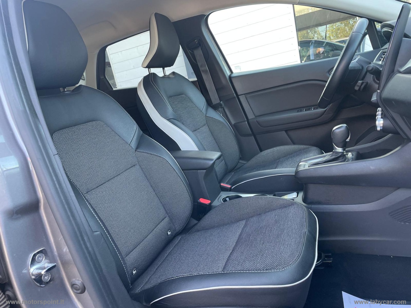Captur Hybrid E-Tech 145 CV Engineered - immagine 17