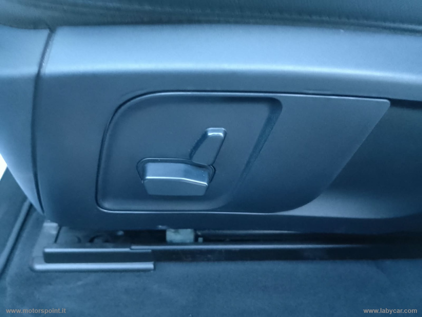 Levante V6 Diesel 275 CV AWD Nerissimo - immagine 17