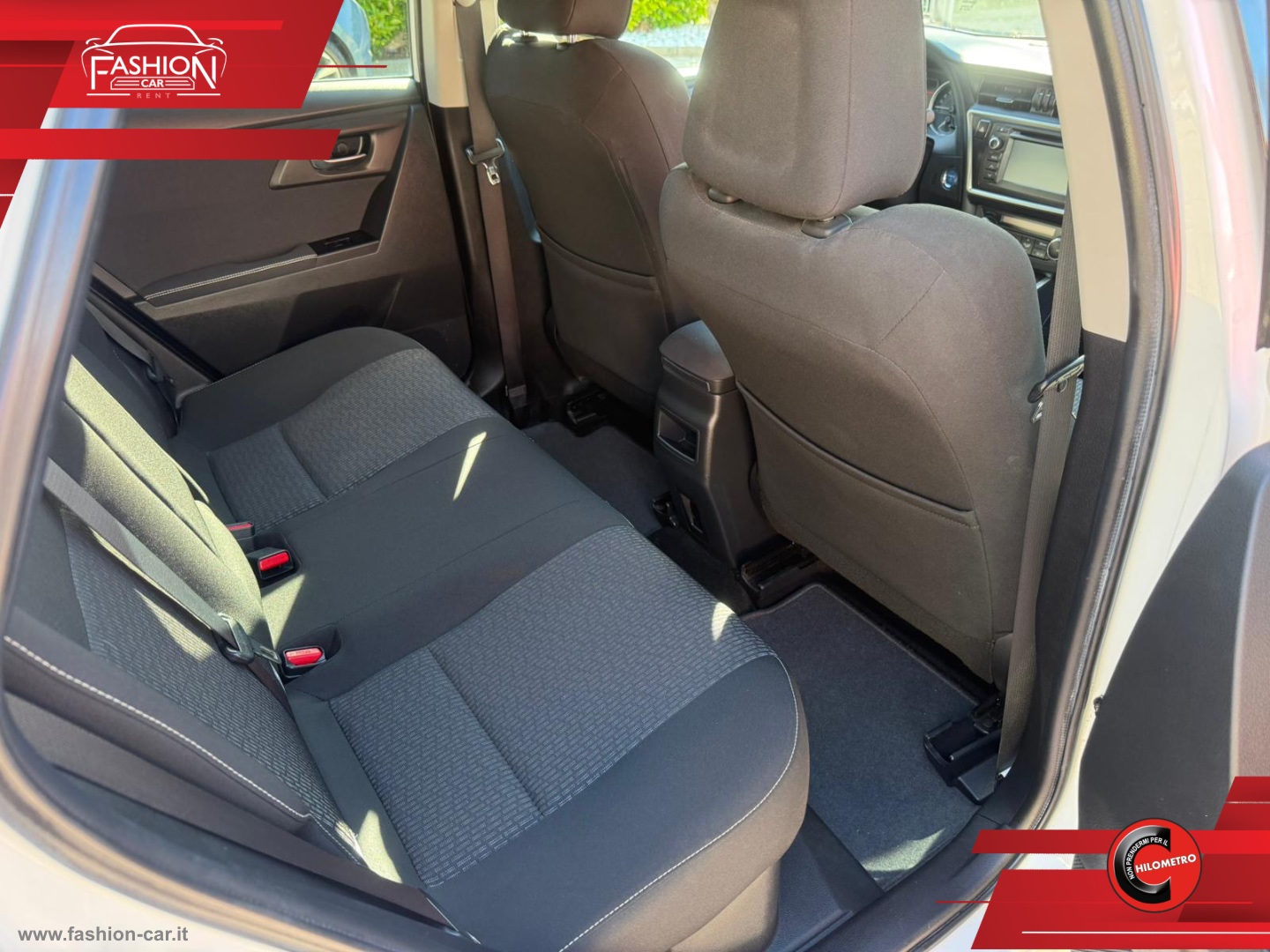 Auris TS 1.8 Hybrid Lounge - immagine 17