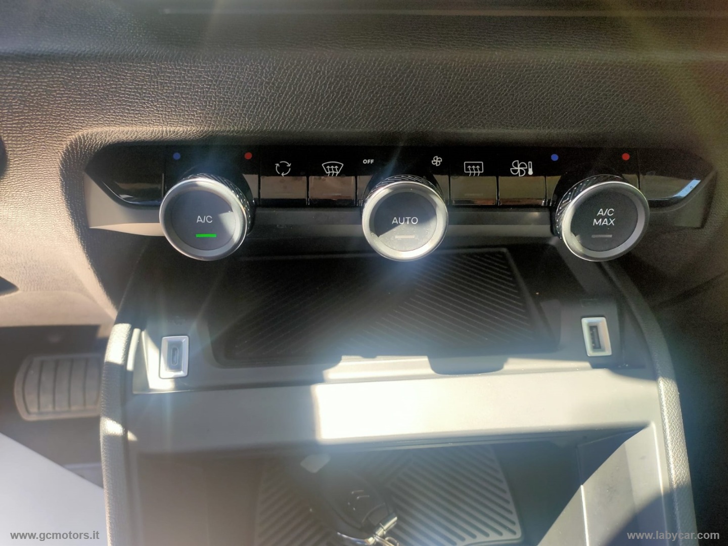 Citroën C4 C4 X PureTech 130 S&S EAT8 Shine - Immagine 17