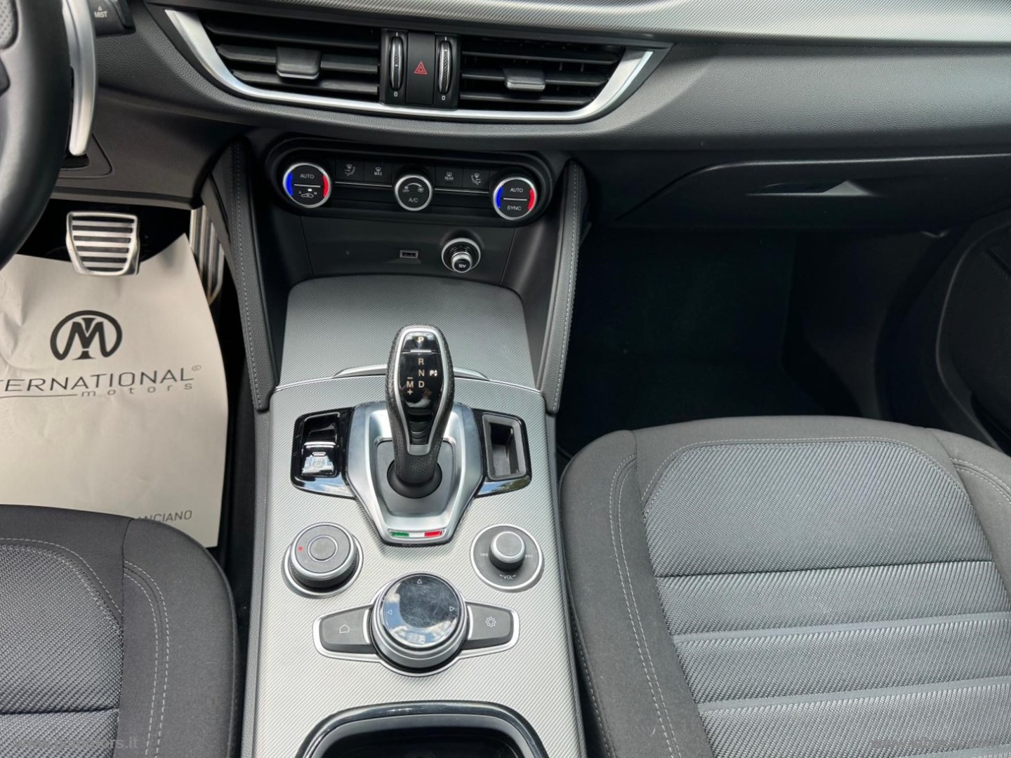 Alfa Romeo Stelvio Stelvio 2.2 T.d. 160CV AT8 RWD Sprint - Immagine 17