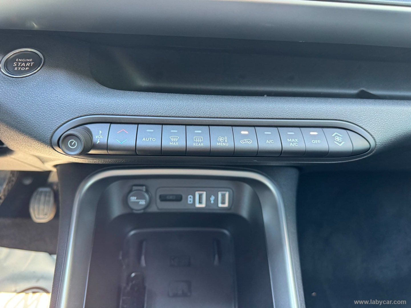 Jeep Avenger 1.2 Turbo Summit - Immagine 17