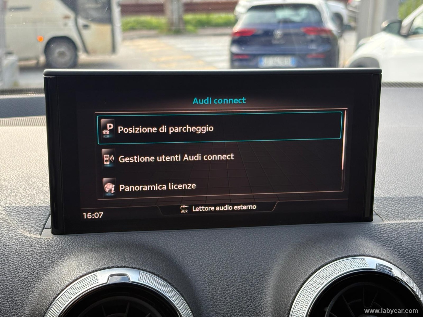Q2 30 TDI S tronic Business Plus - immagine 17