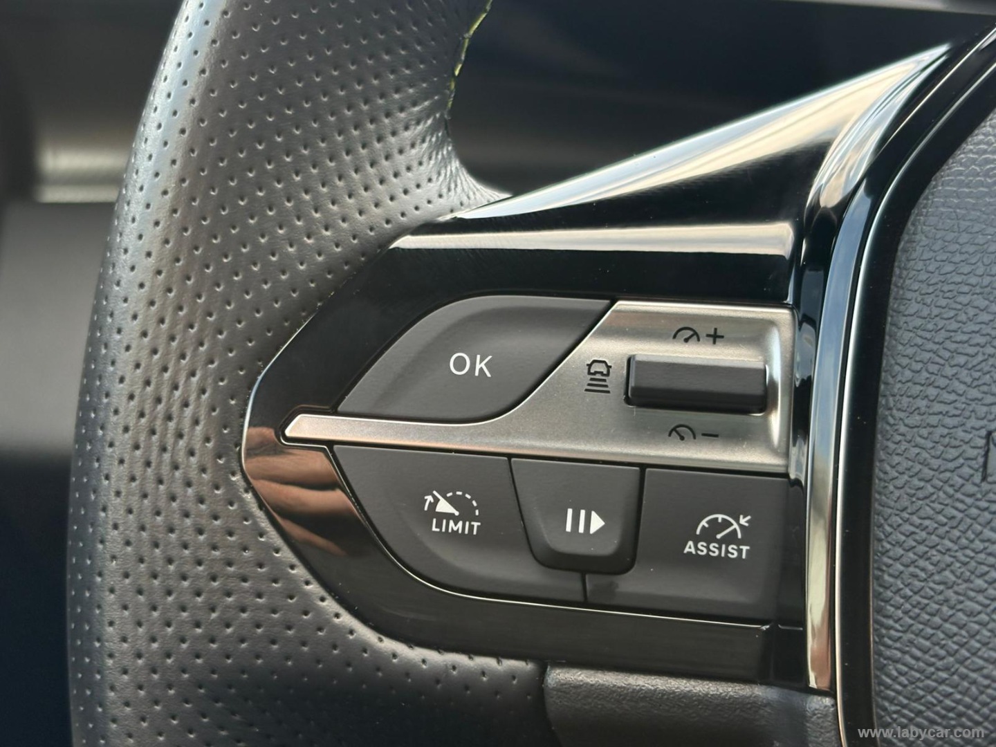 308 Hybrid 225 e-EAT8 SW GT - immagine 17