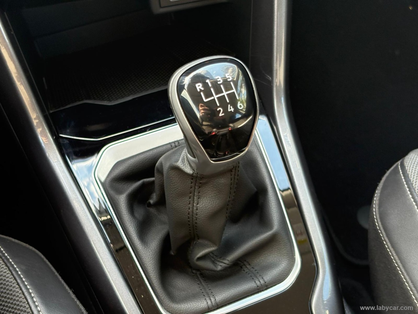 T-Roc 2.0 TDI SCR Style - immagine 17