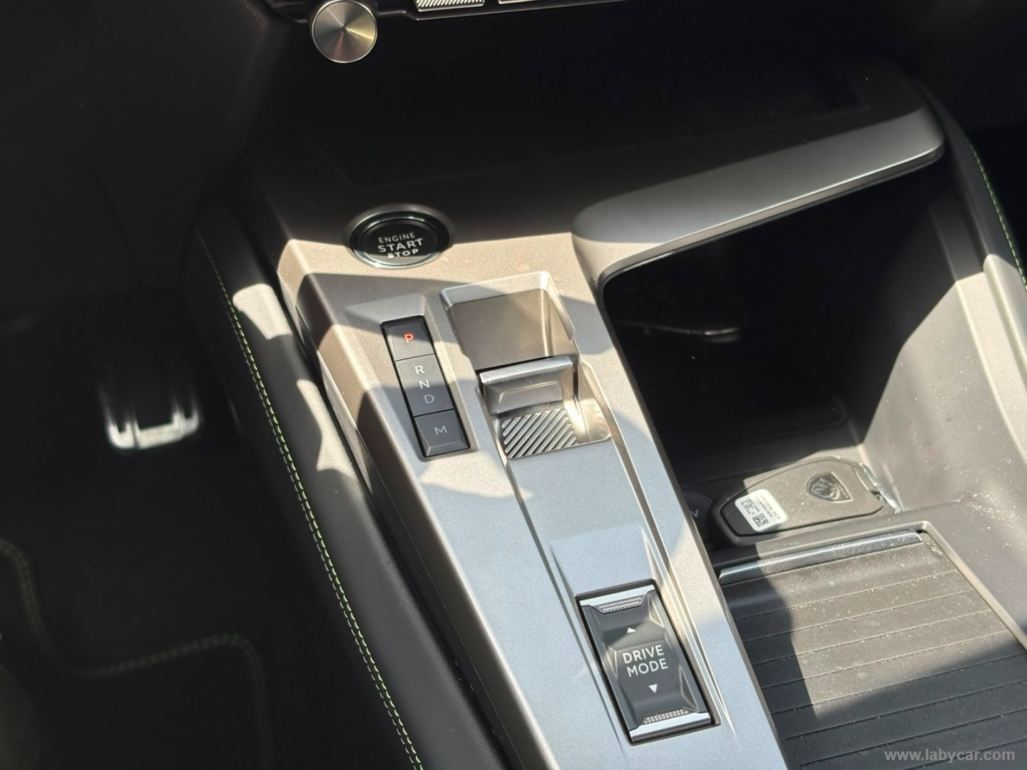 Peugeot 408 Hybrid 145 e-DCS6 GT - Immagine 17