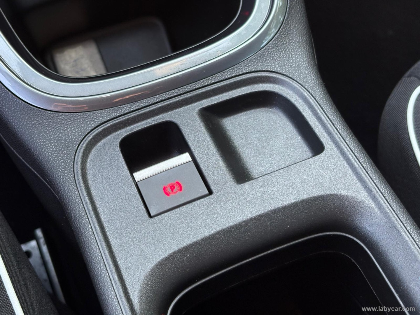 Fiat 600 Hybrid 145 CV DCT MHEV Icon - Immagine 17