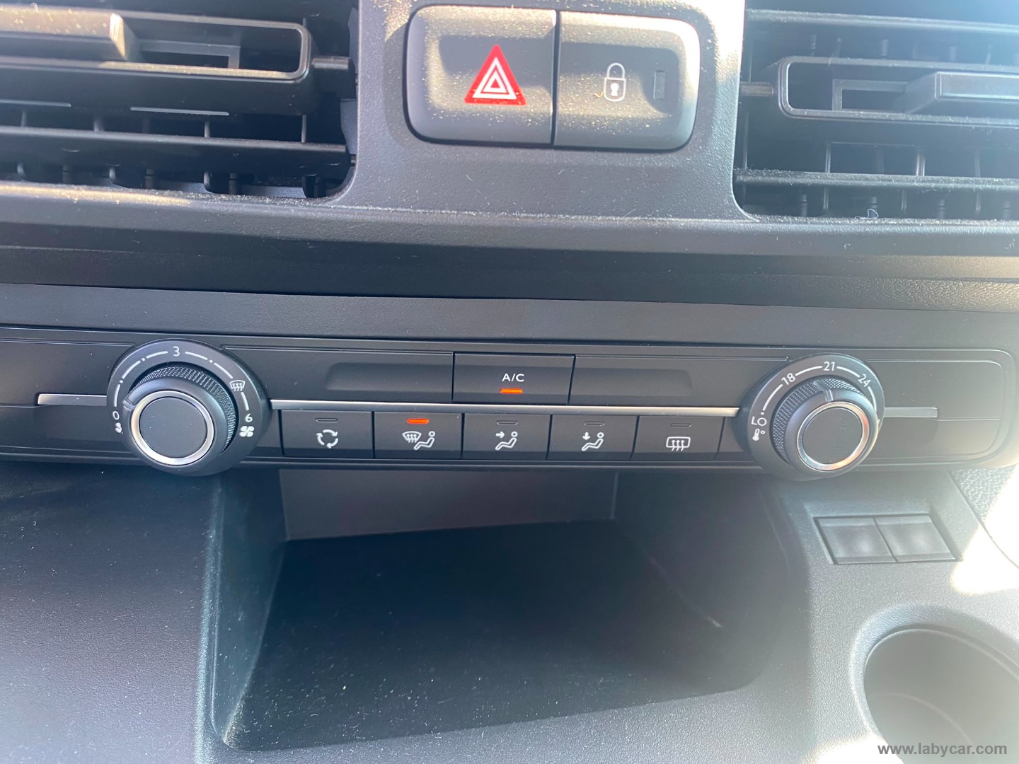 Citroën BERLINGO BlueHDi 100 S&S Combi Live - Immagine 17