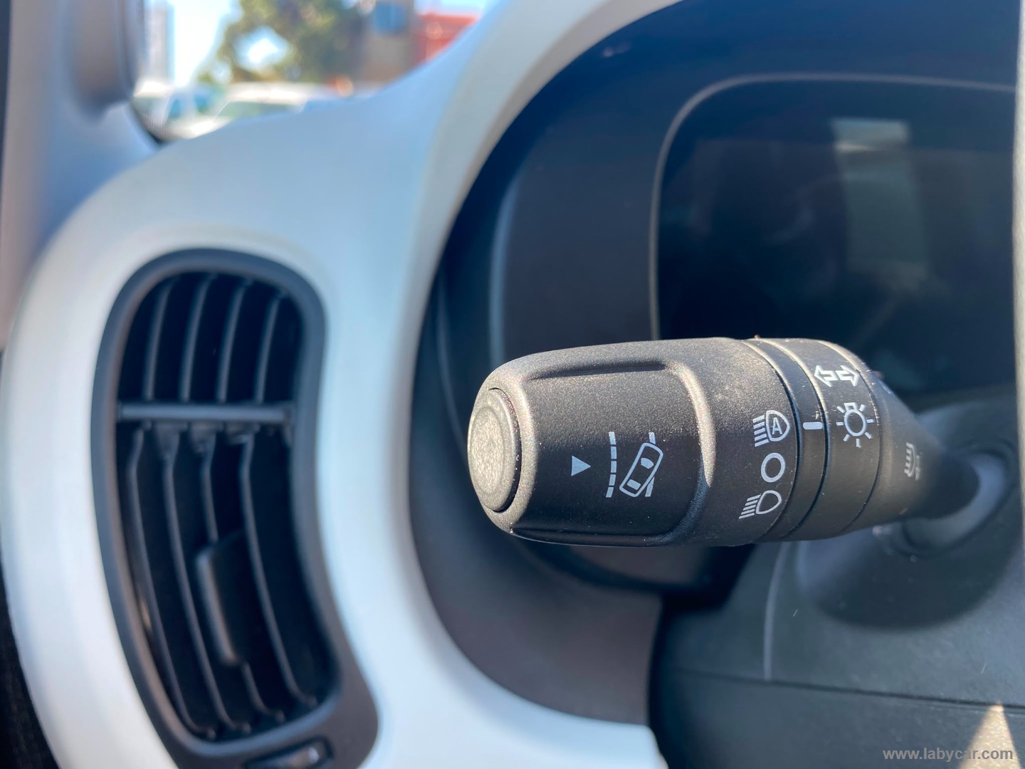 Fiat Panda 1.0 FireFly S&S Hybrid Pandina - Immagine 17