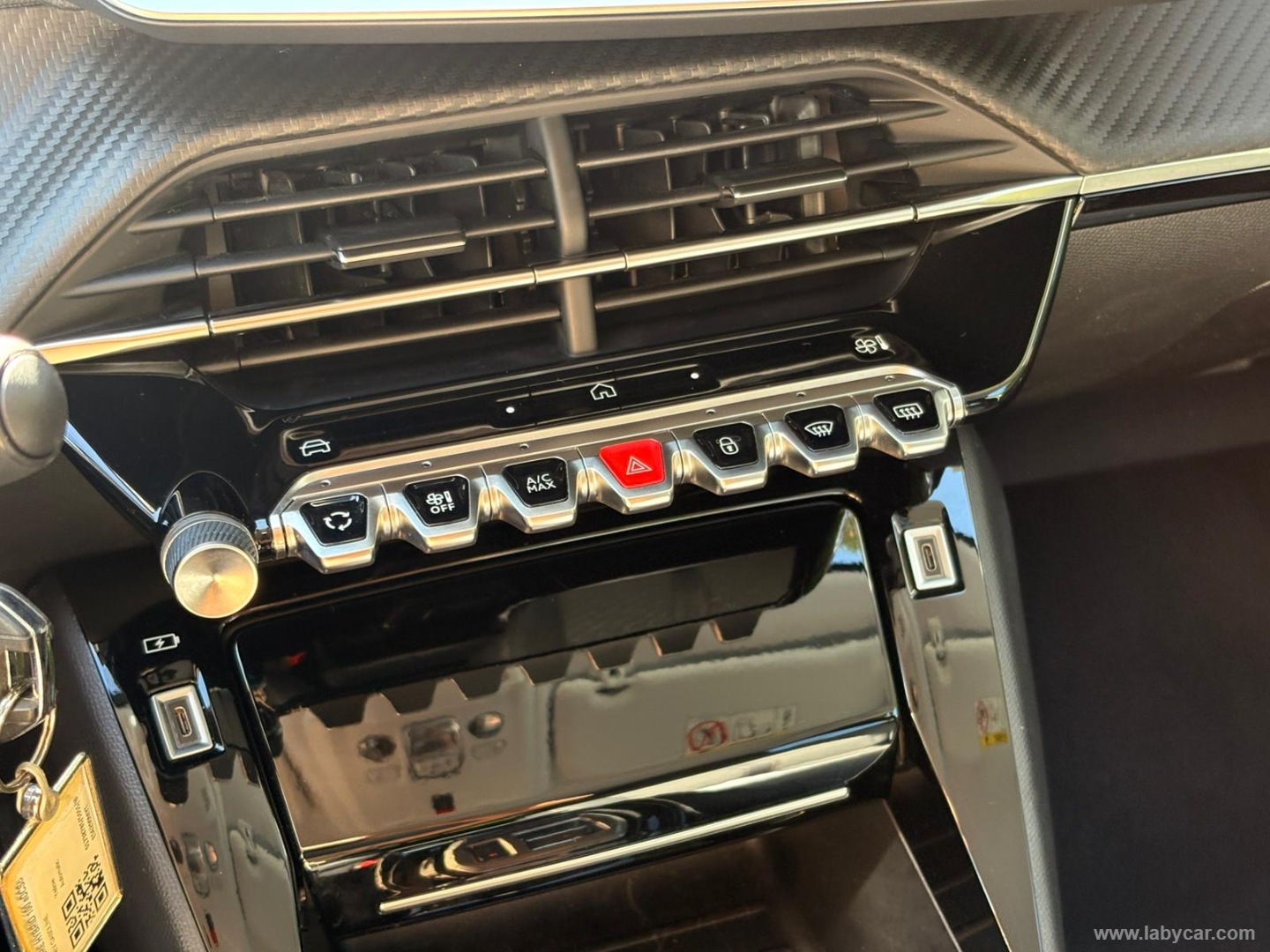 Peugeot 208 Hybrid 110 e-DCS6 Allure - Immagine 17