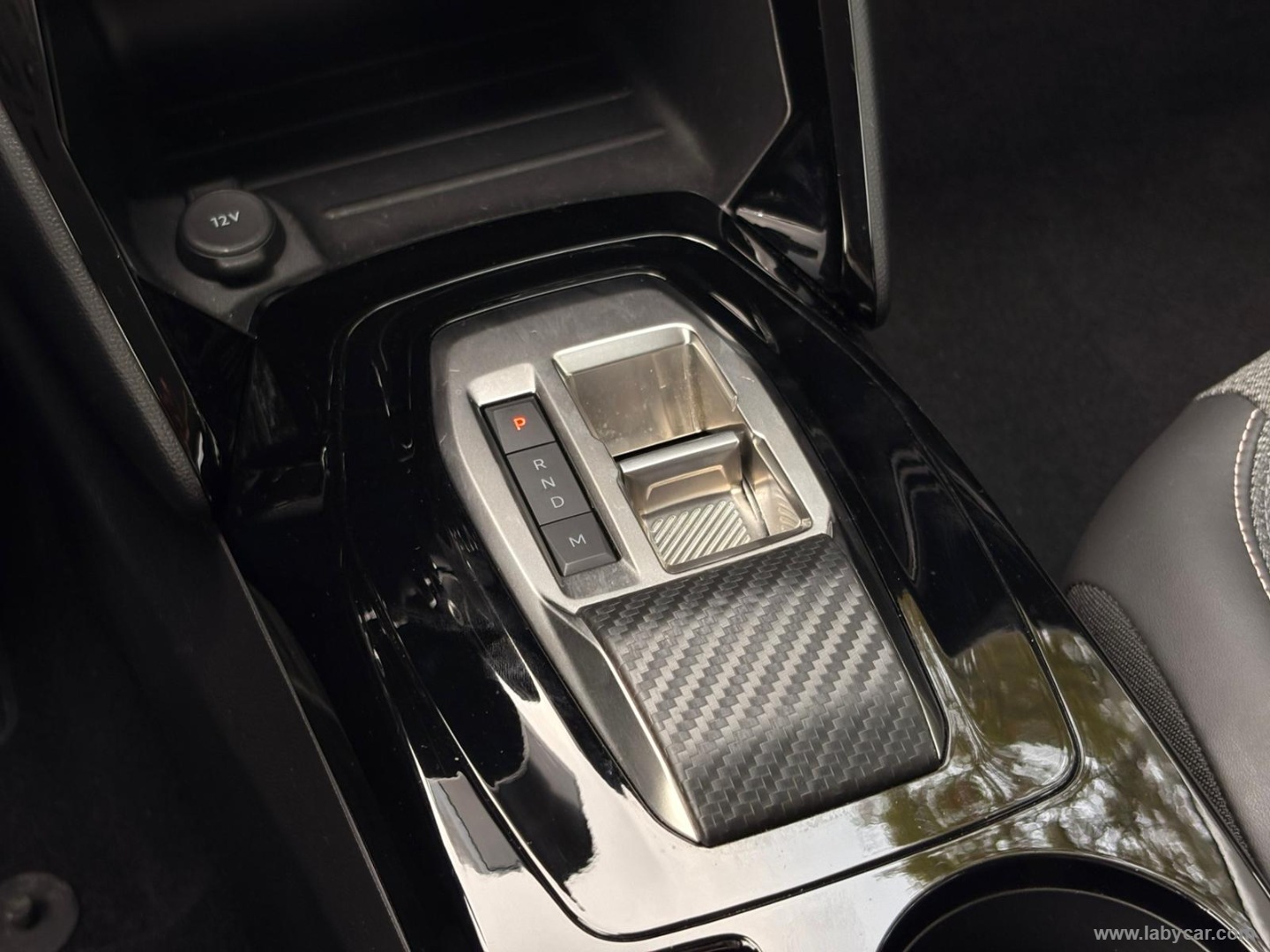 Peugeot 208 Hybrid 110 e-DCS6 Allure - Immagine 17