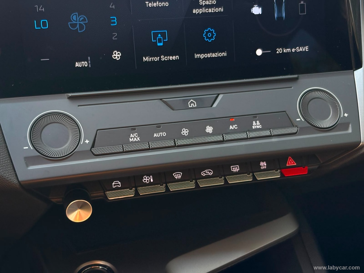 Peugeot 408 Plug-in Hybrid 225 e-EAT8 Allure - Immagine 17