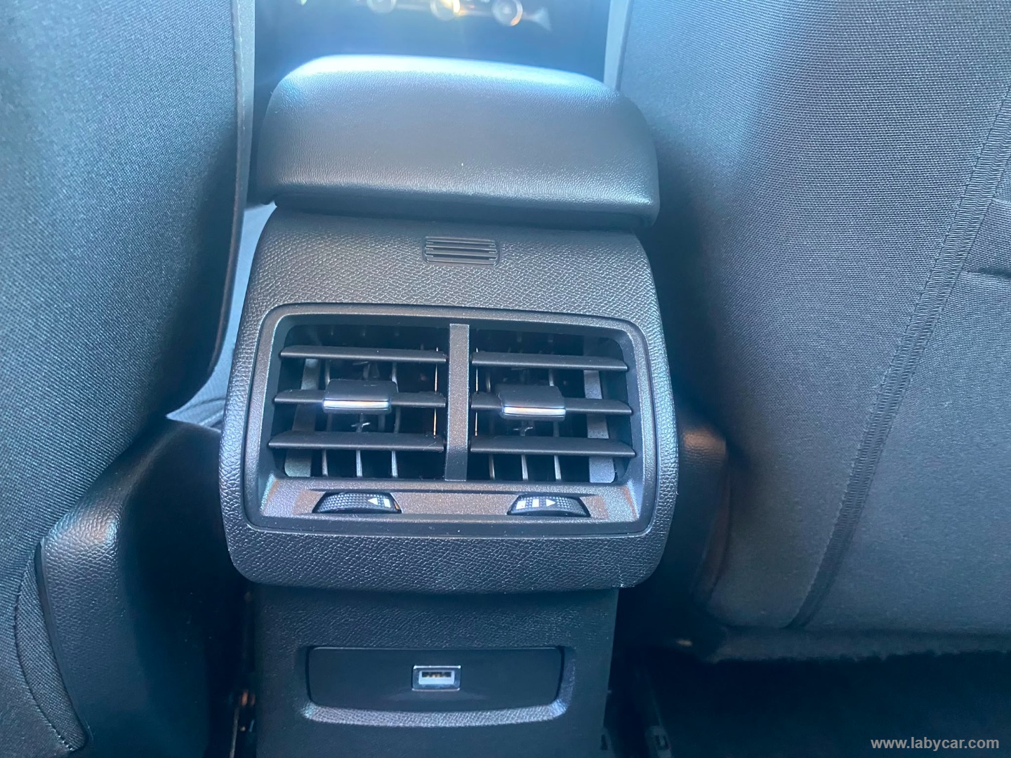 Citroën C4 Hybrid 145 e-DCS6 Plus - Immagine 17