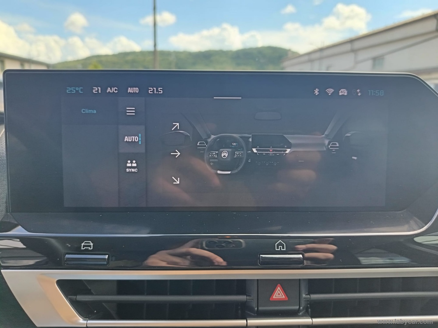 Citroën C4 Hybrid 145 e-DCS6 Plus - Immagine 17