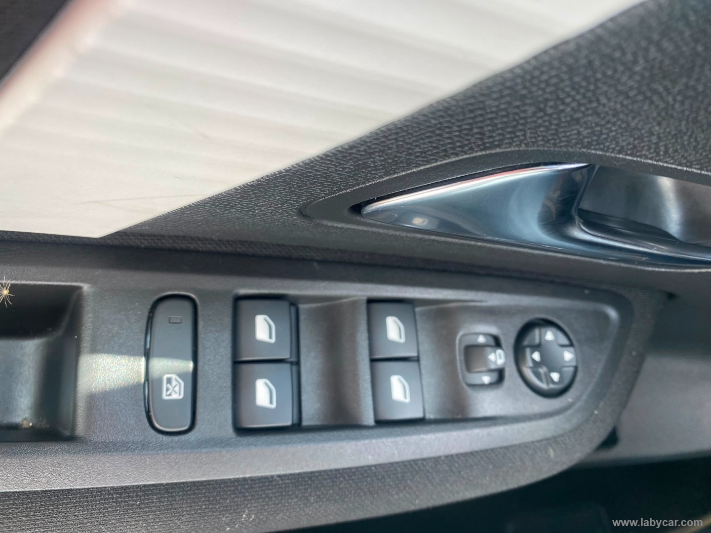 Citroën C4 Hybrid 145 e-DCS6 Plus - Immagine 17