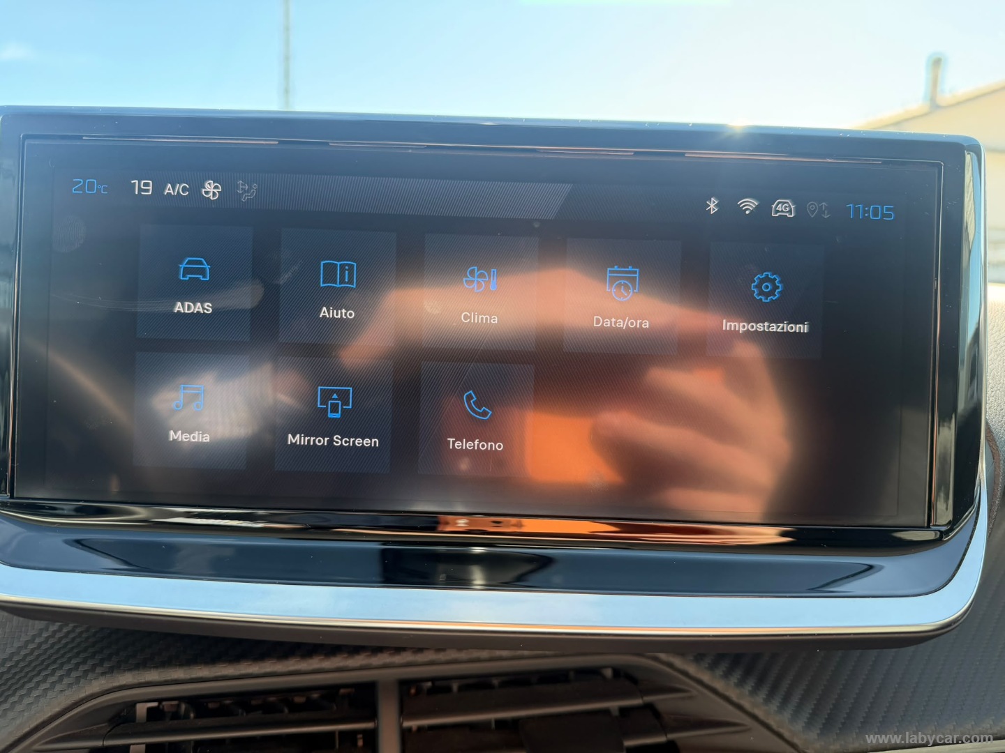 Peugeot 208 Hybrid 110 e-DCS6 Allure - Immagine 17