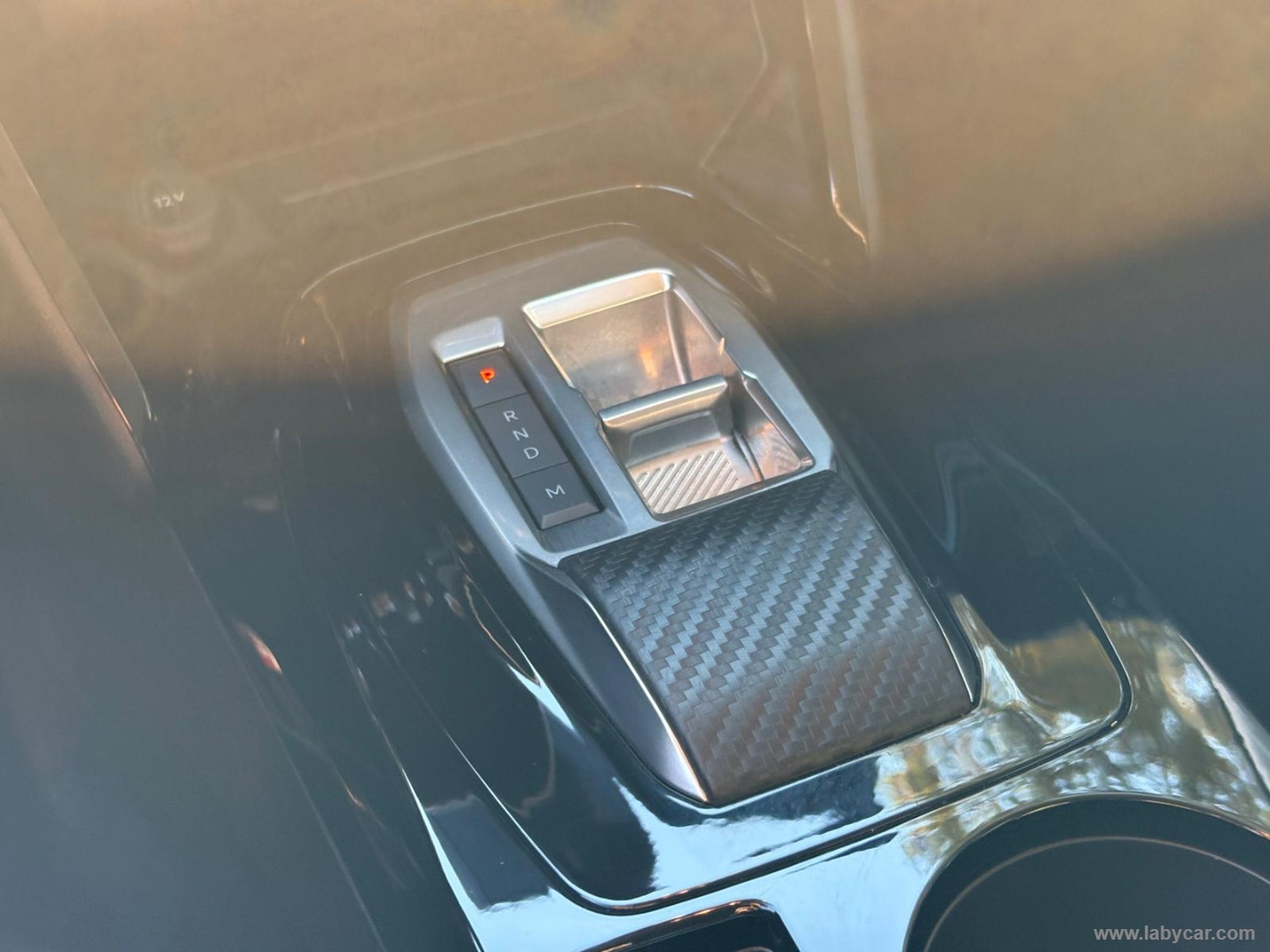 Peugeot 208 Hybrid 110 e-DCS6 Allure - Immagine 17