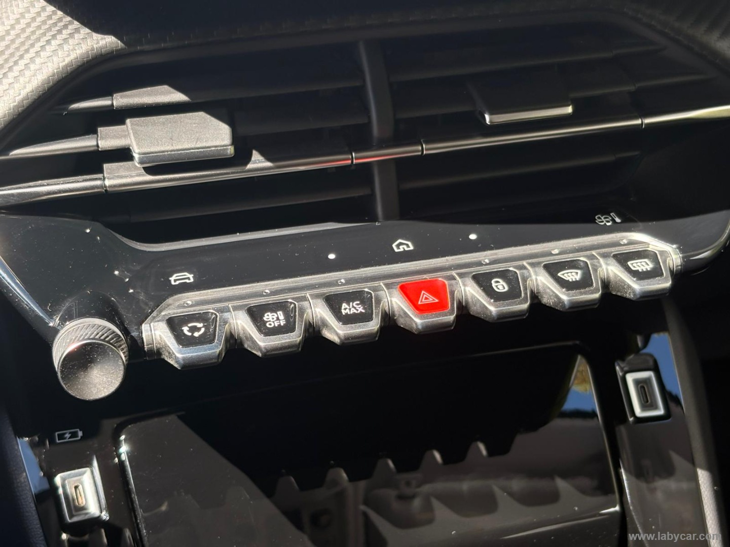 Peugeot 208 Hybrid 110 e-DCS6 Allure - Immagine 17