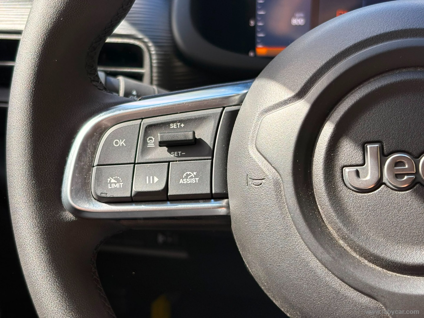 Jeep Avenger 1.2 Turbo Altitude - Immagine 17