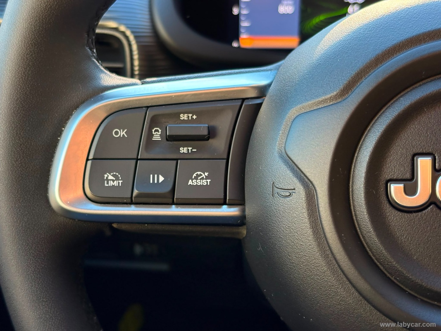 Jeep Avenger 1.2 Turbo Altitude - Immagine 17