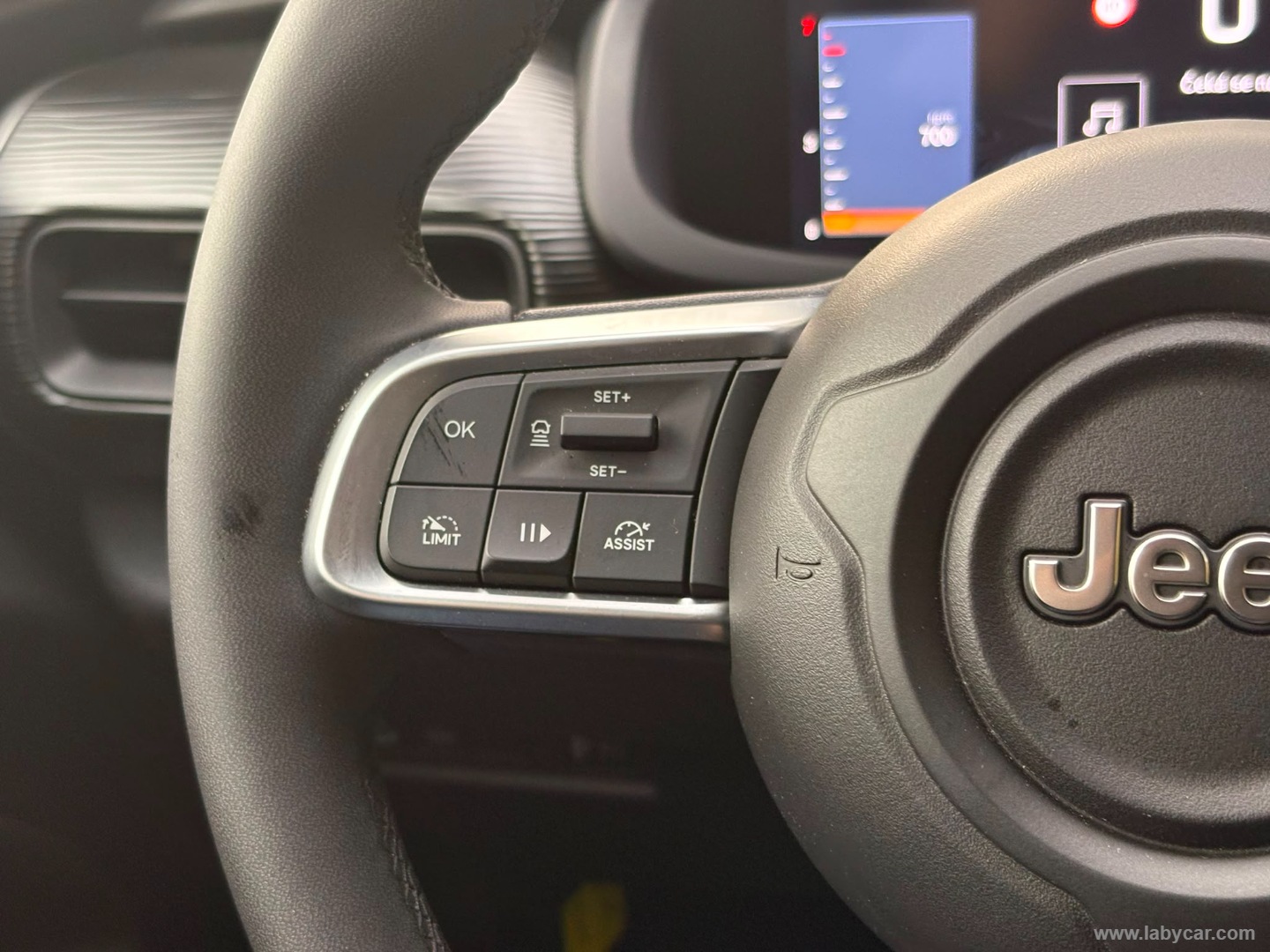 Jeep Avenger 1.2 Turbo Altitude - Immagine 17