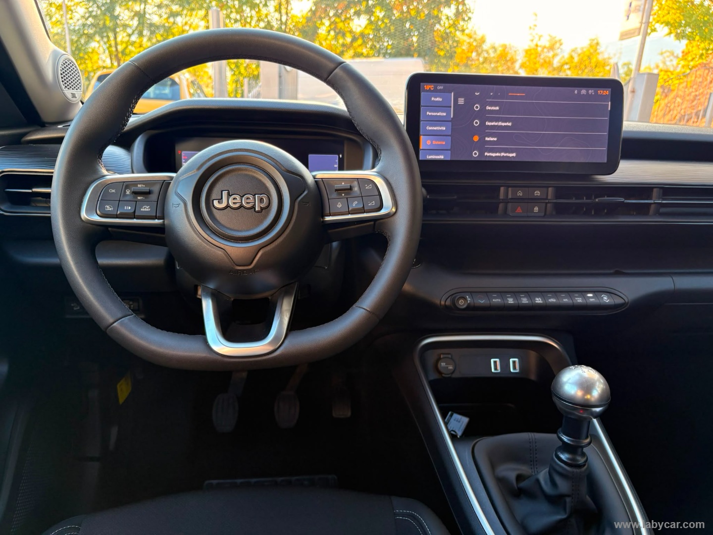 Jeep Avenger 1.2 Turbo Altitude - Immagine 17