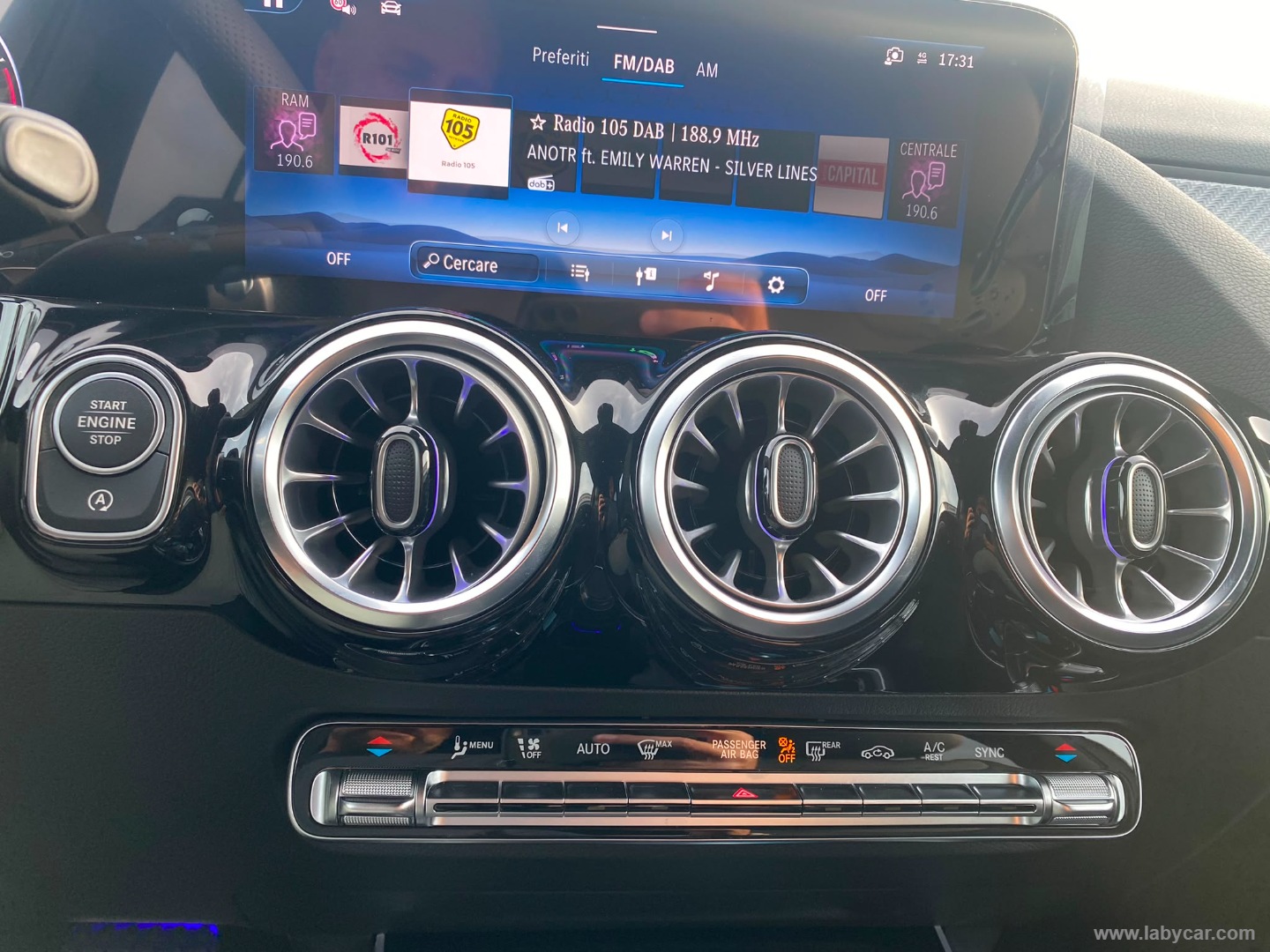 Mercedes-Benz Classe GLA GLA 200 d Automatic AMG Line Extra - Immagine 17