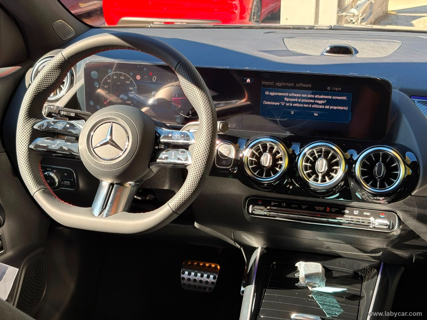Mercedes-Benz Classe GLA 200 d Automatic AMG Line Extra - Immagine 17