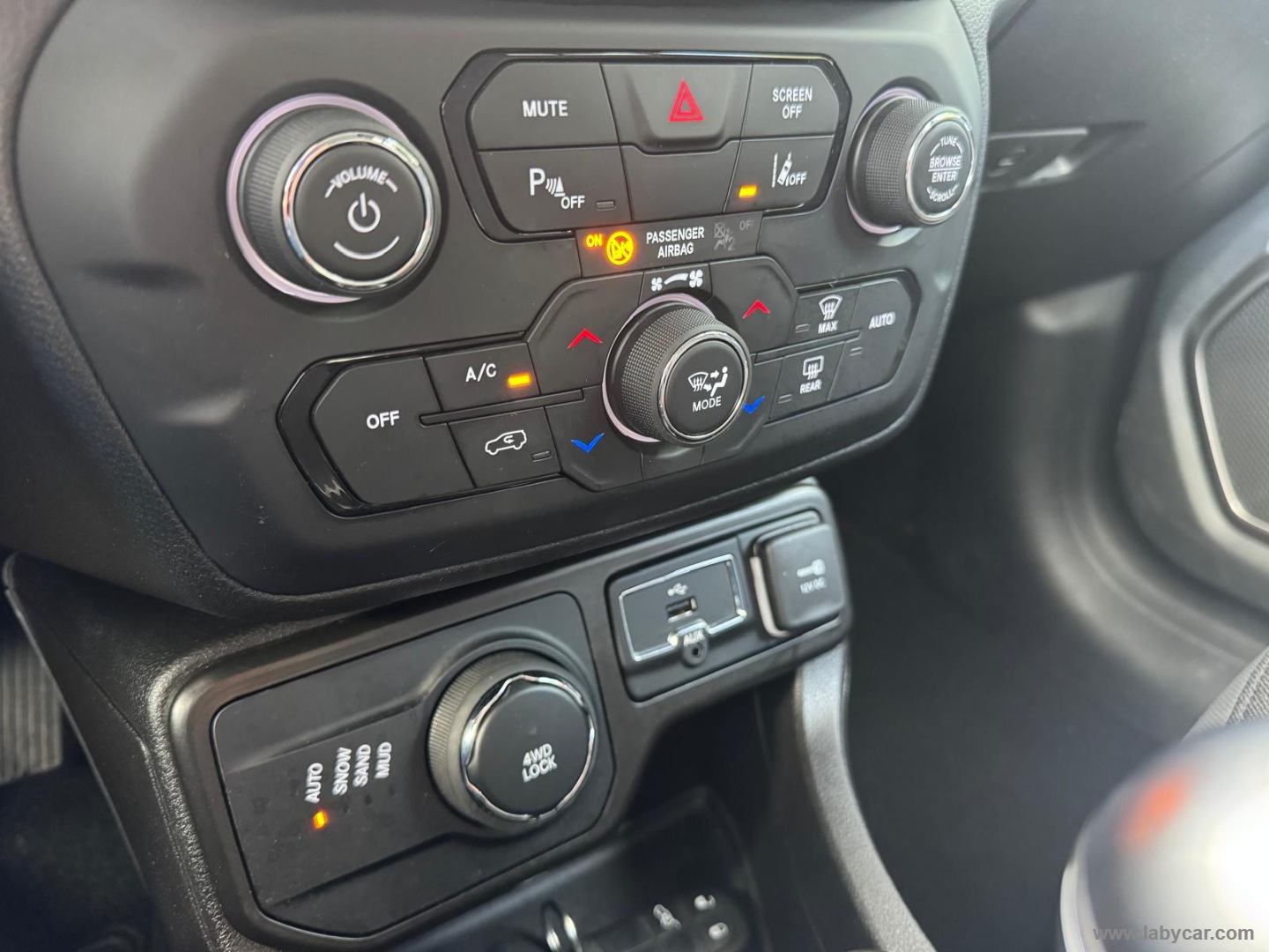 Jeep Renegade 2.0 Mjt 140 CV 4WD AD.L.Limited - Immagine 17