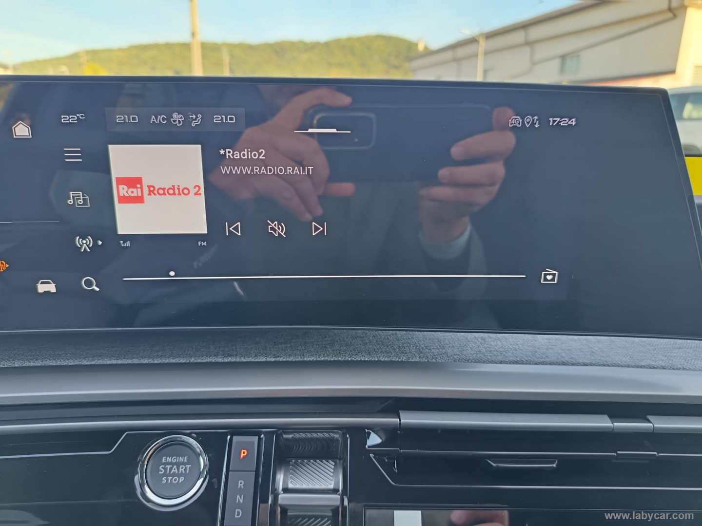 Peugeot 3008 Hybrid 145 e-DCS6 GT - Immagine 17