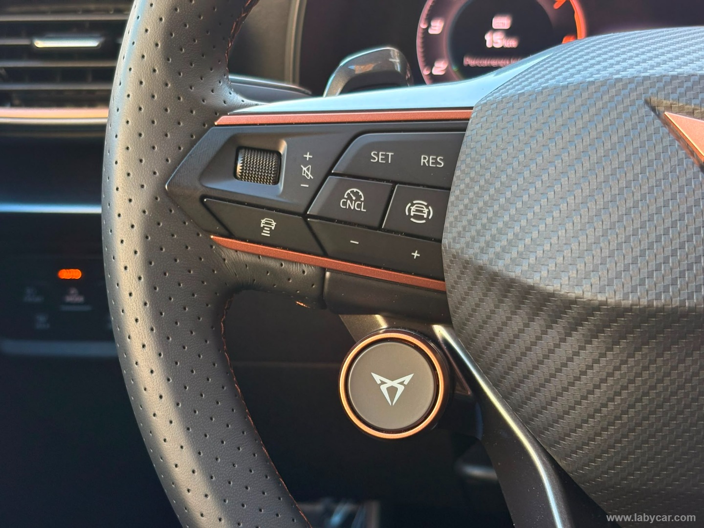CUPRA Formentor 1.5 e-Hybrid DSG - Immagine 17