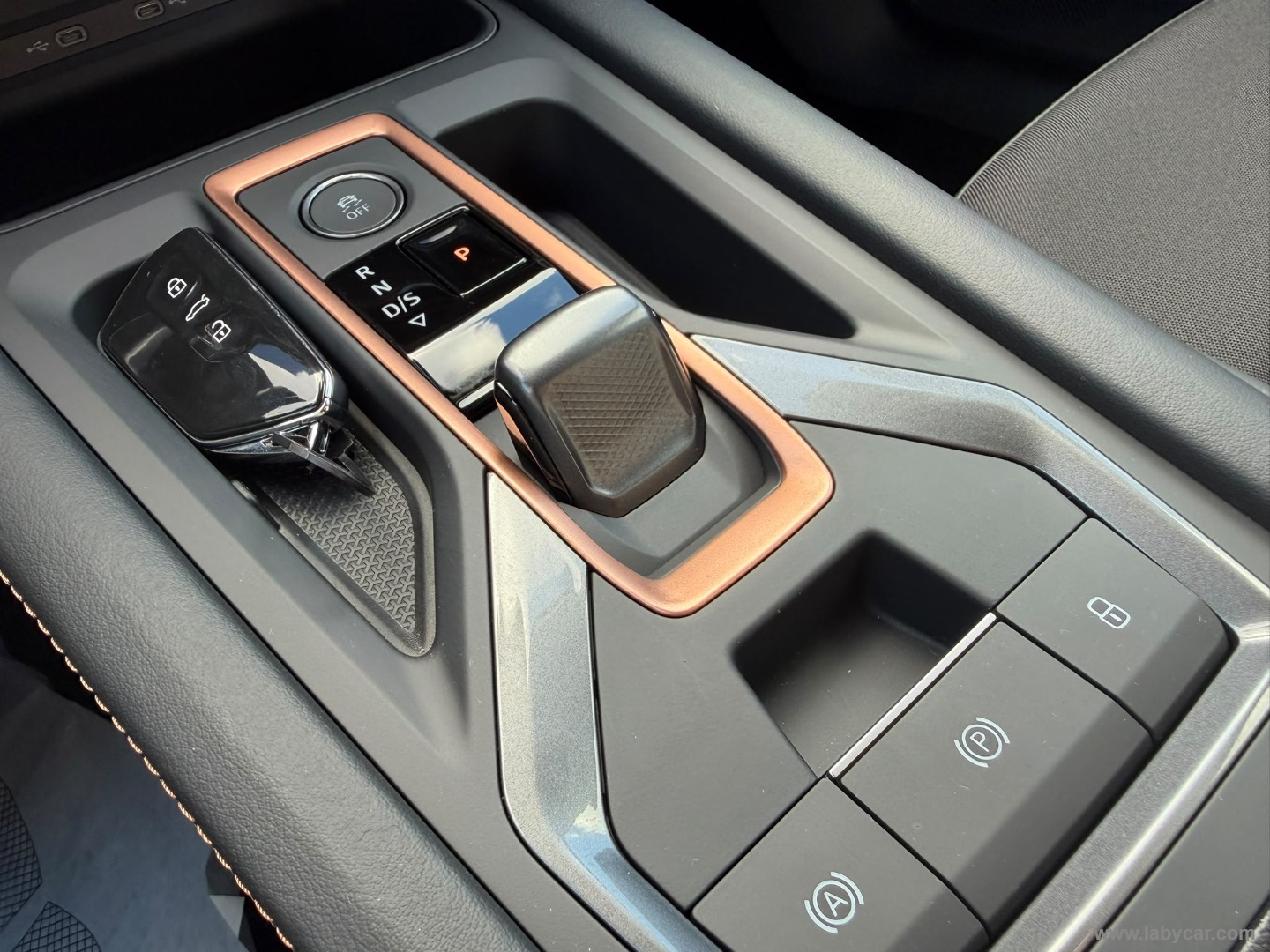 CUPRA Formentor 1.5 e-Hybrid DSG - Immagine 17
