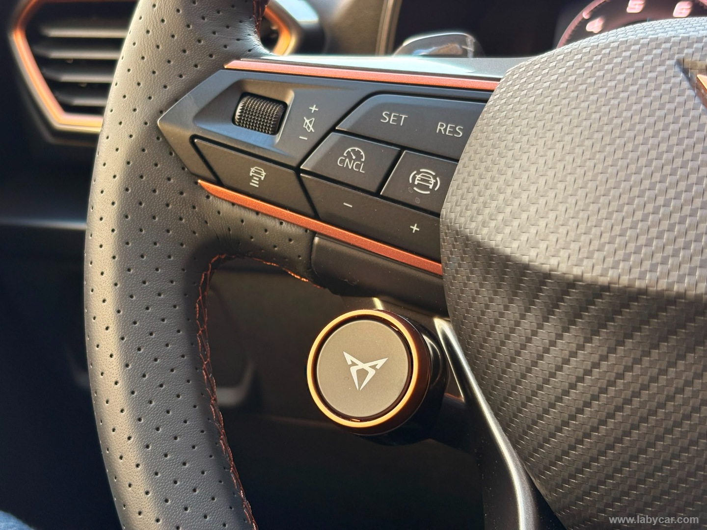CUPRA Formentor 1.5 e-Hybrid DSG Business - Immagine 17