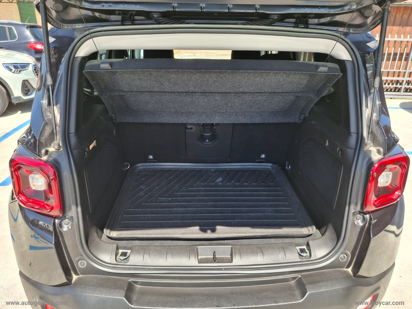 Renegade 2.0 Mjt 140CV 4WD Limited 35.000KM 2019 - immagine 17