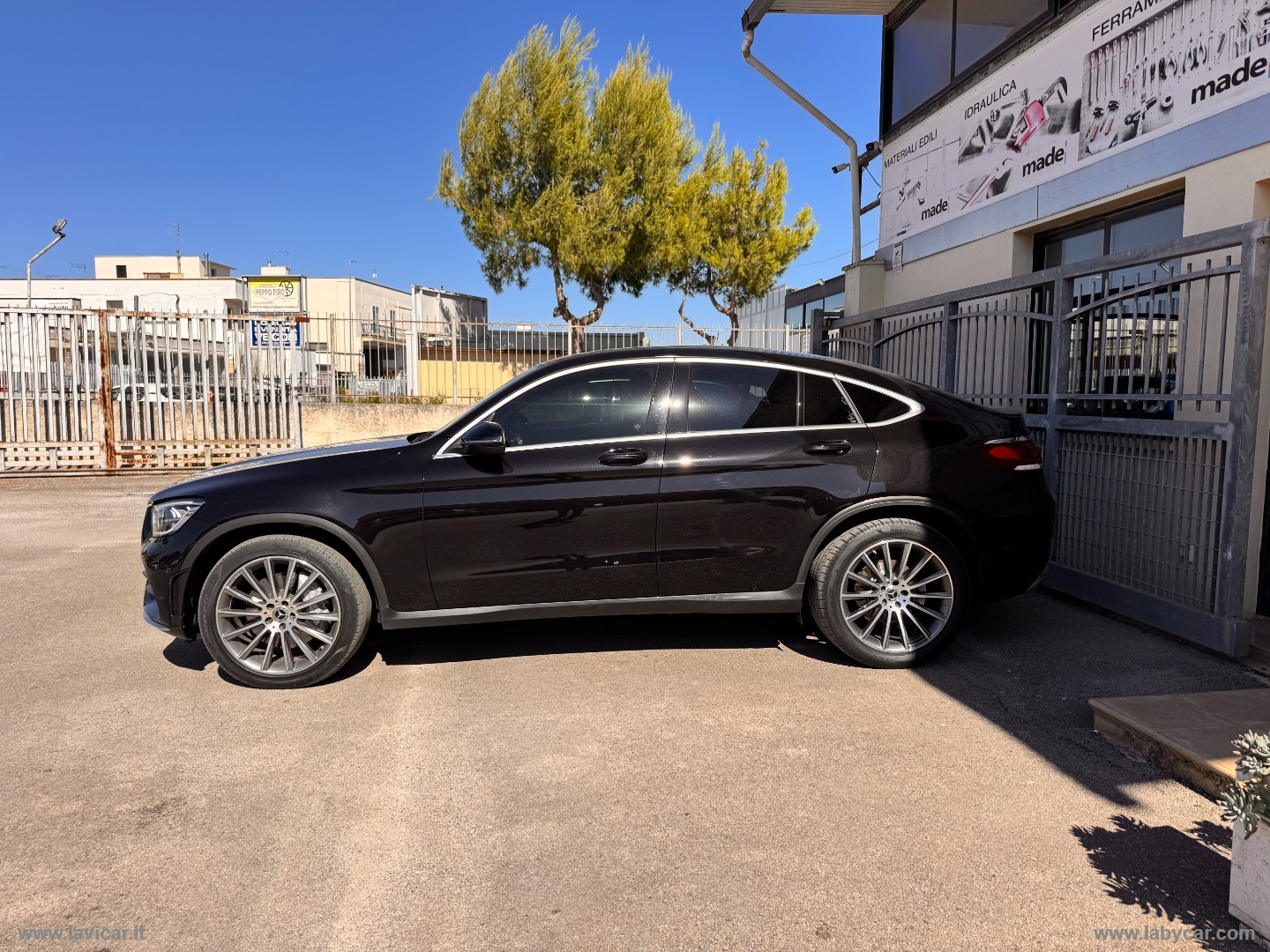 GLC 220 d 4Matic Coupé Premium Plus AMG - immagine 17