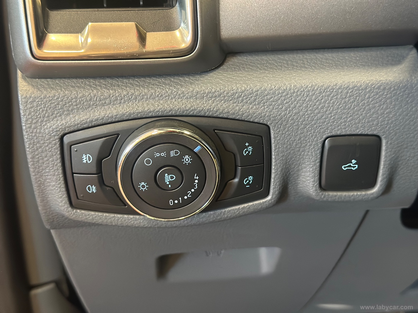 Ranger 2.2 TDCi aut. DC Limited 5pt. - immagine 17