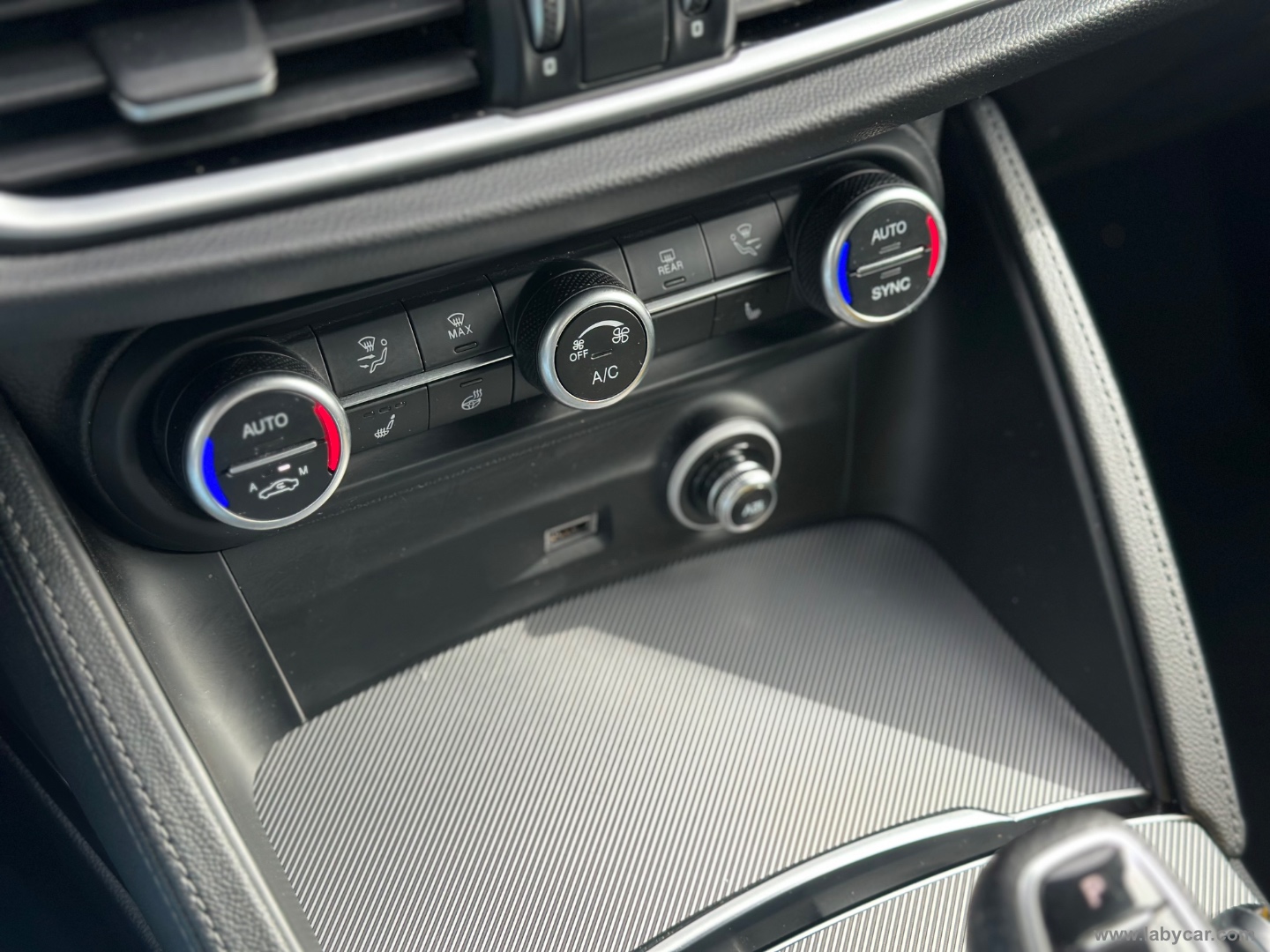 Stelvio 2.2 T.diesel 210CV AT8 Q4 Veloce - immagine 17