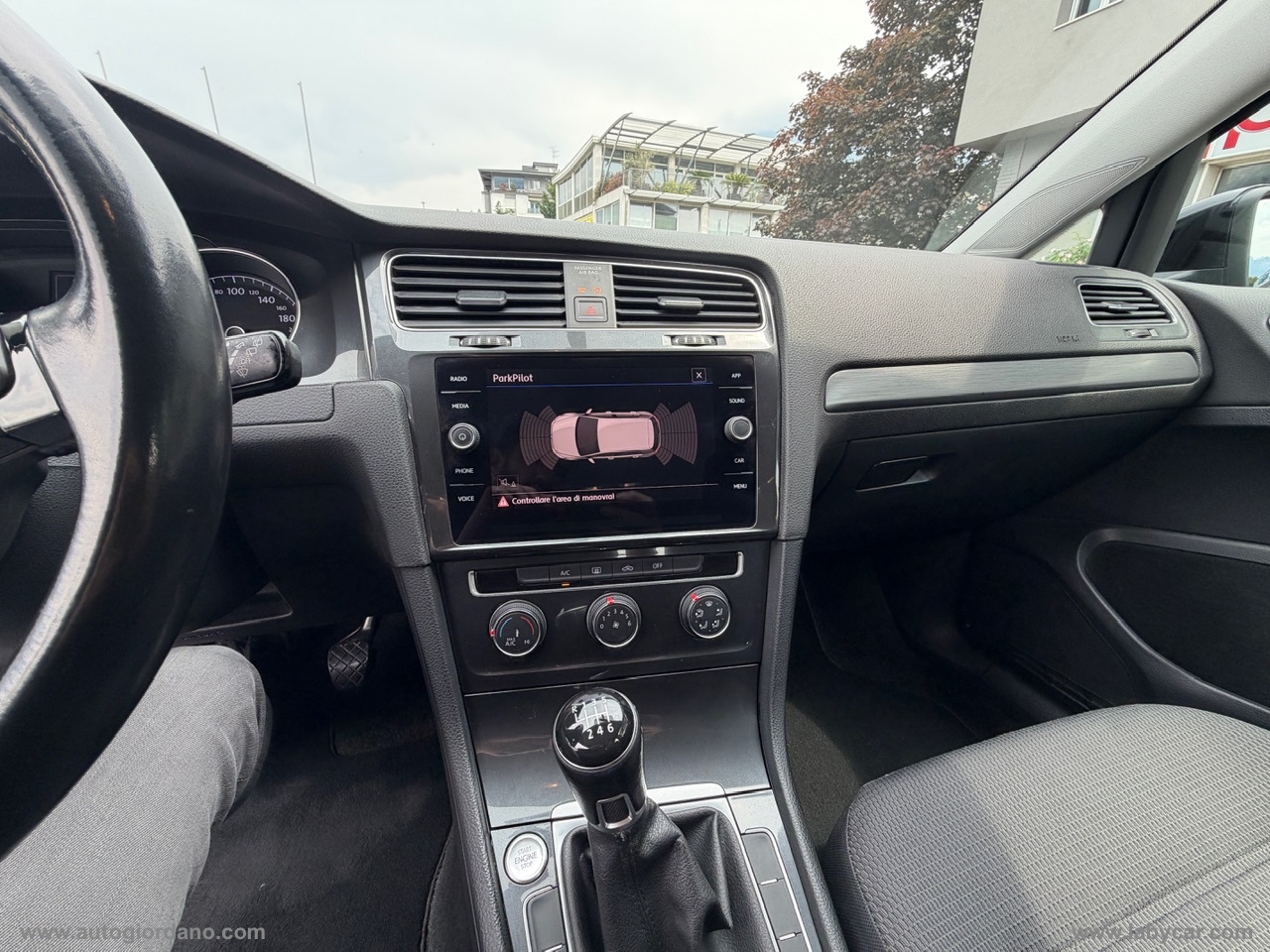 Golf 1.0 TSI 110CV 5p. Business BMT - immagine 17