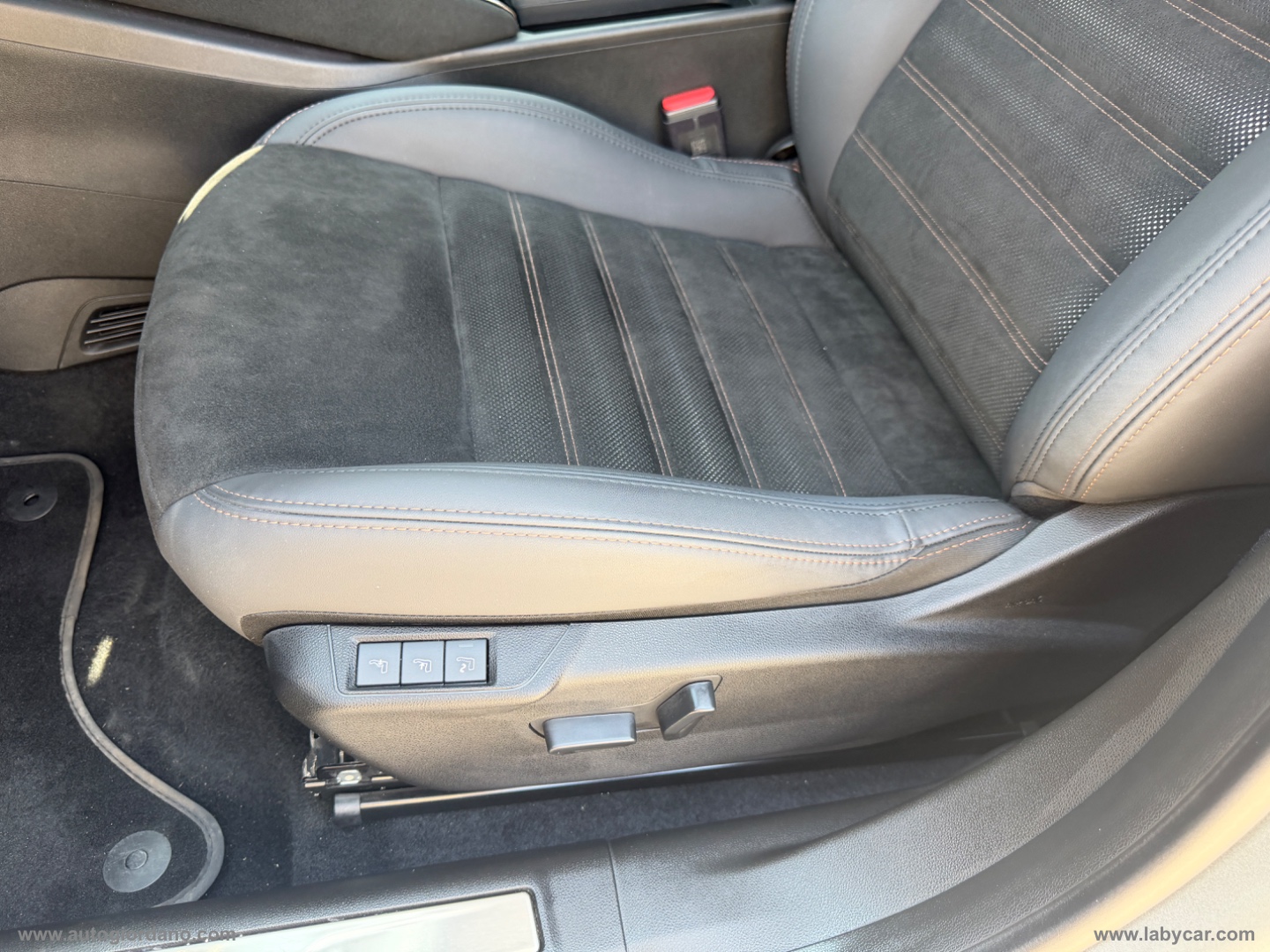 Junior 1.2 145CV Hybrid eDCT6 Q4 Intensa - immagine 17