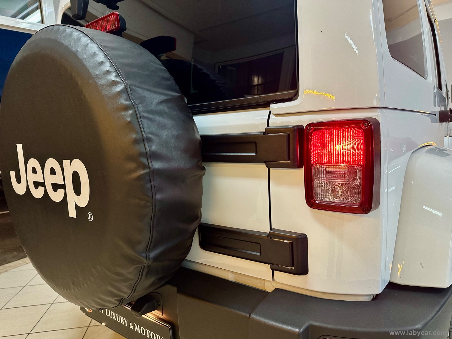 Wrangler Unlimited 2.8 CRD Sahara A. - immagine 17