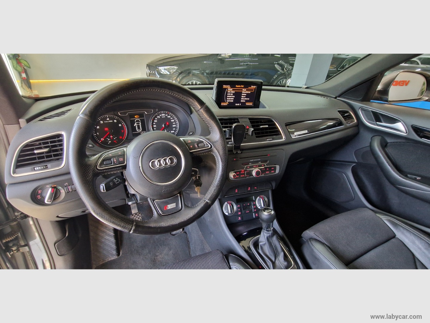 Q3 2.0 TFSI quattro S Line Edition - immagine 17