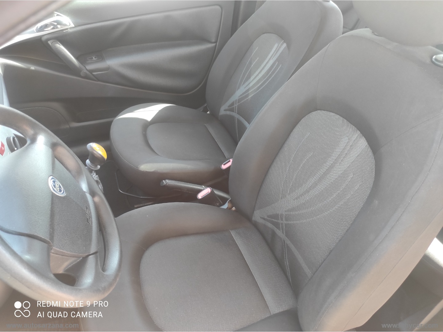 Ypsilon 1.2 69 CV Diva - immagine 17