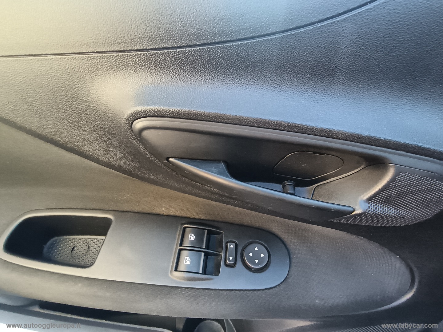 Punto 1.2 8V 5p. LOUNGE POSS. IMPIANTO GPL - immagine 17