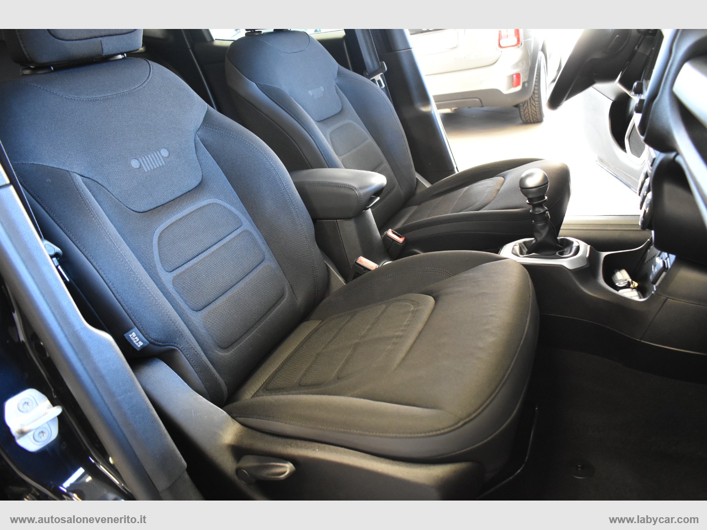 Renegade 1.6 Mjt 120CV Limited - immagine 17