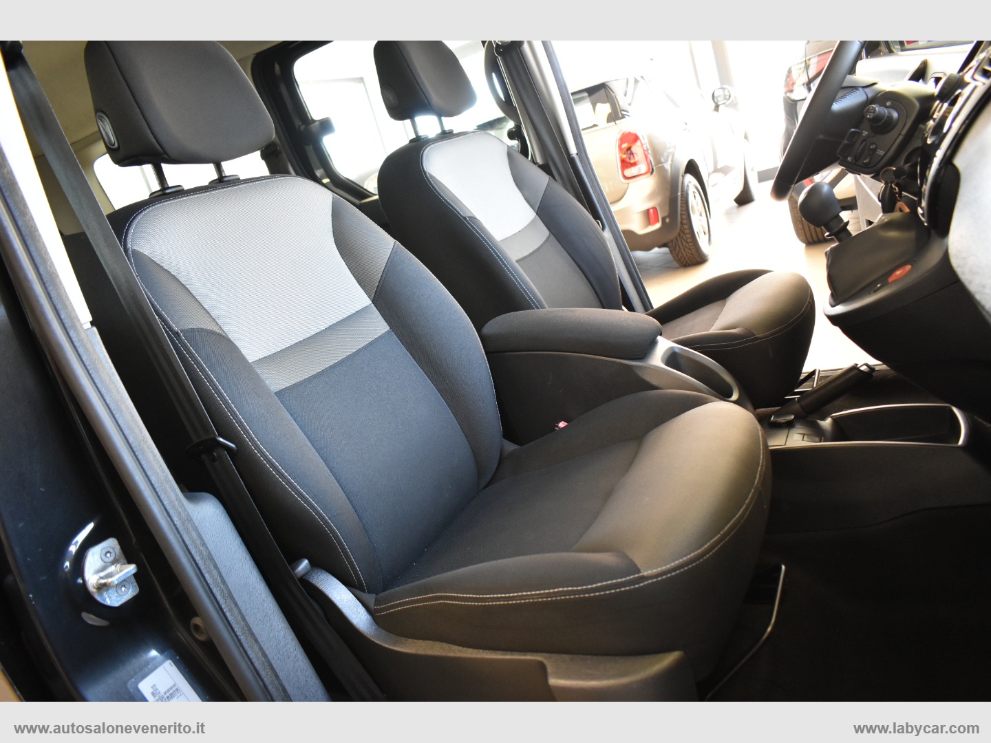 Grand Kangoo 1.5 dCi 110 CV S&S 7 posti - immagine 17