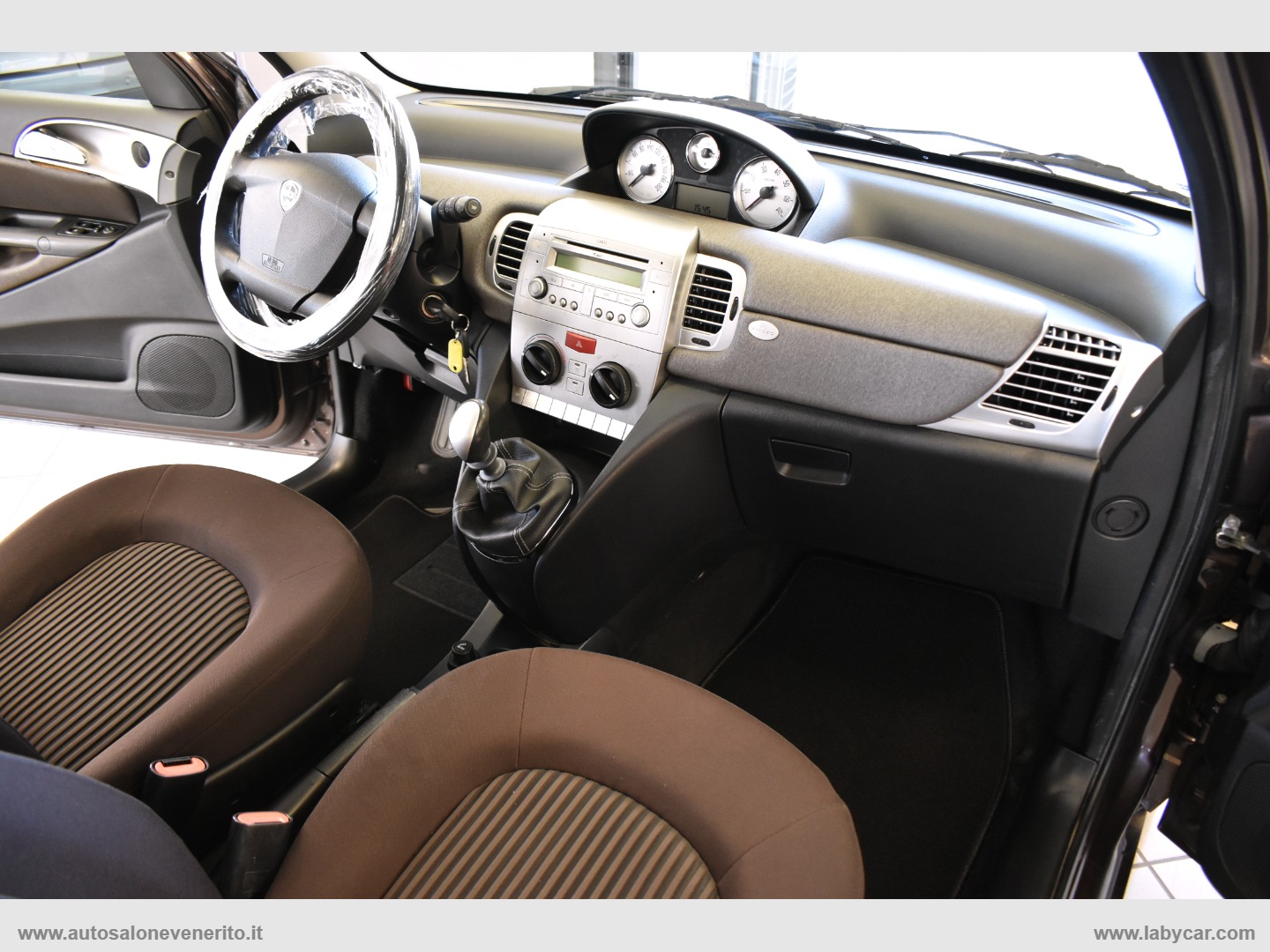 Ypsilon 1.2 Versus - immagine 17