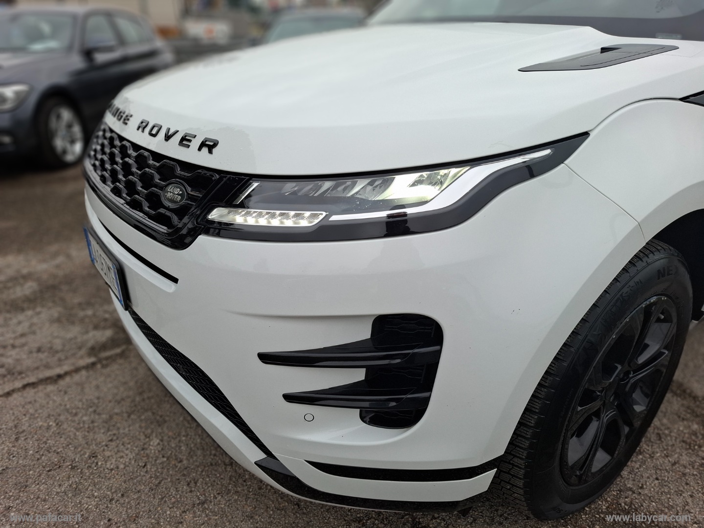 RR Evoque 2.0D L.Flw 150 CV R-Dynamic S - immagine 17
